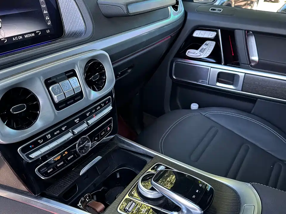 Mercedes-Benz G-class