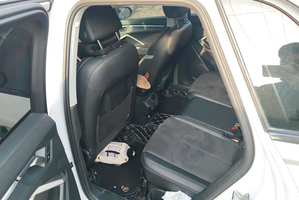 Audi Q3, 2022 11