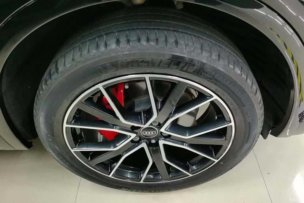 Audi Q5L, 2026 6