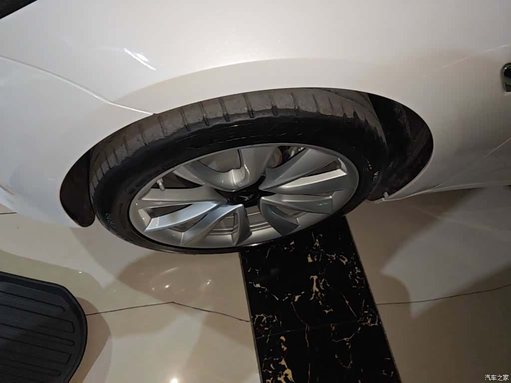 Tesla Model 3, 2020 23
