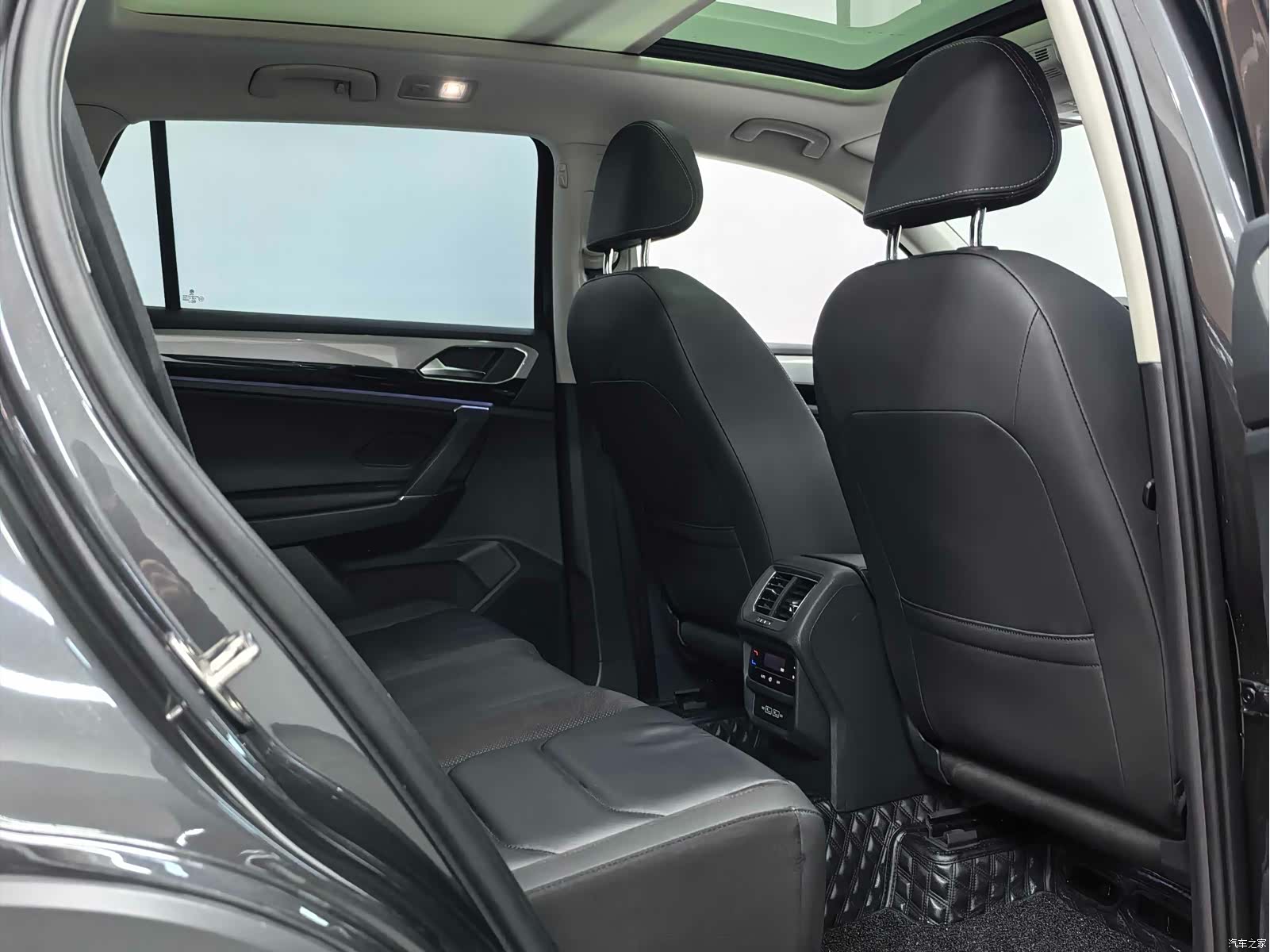 Volkswagen Tayron, 2022 все фото