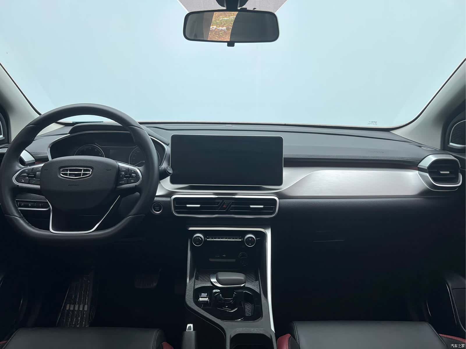 Geely Coolray, 2022 все фото
