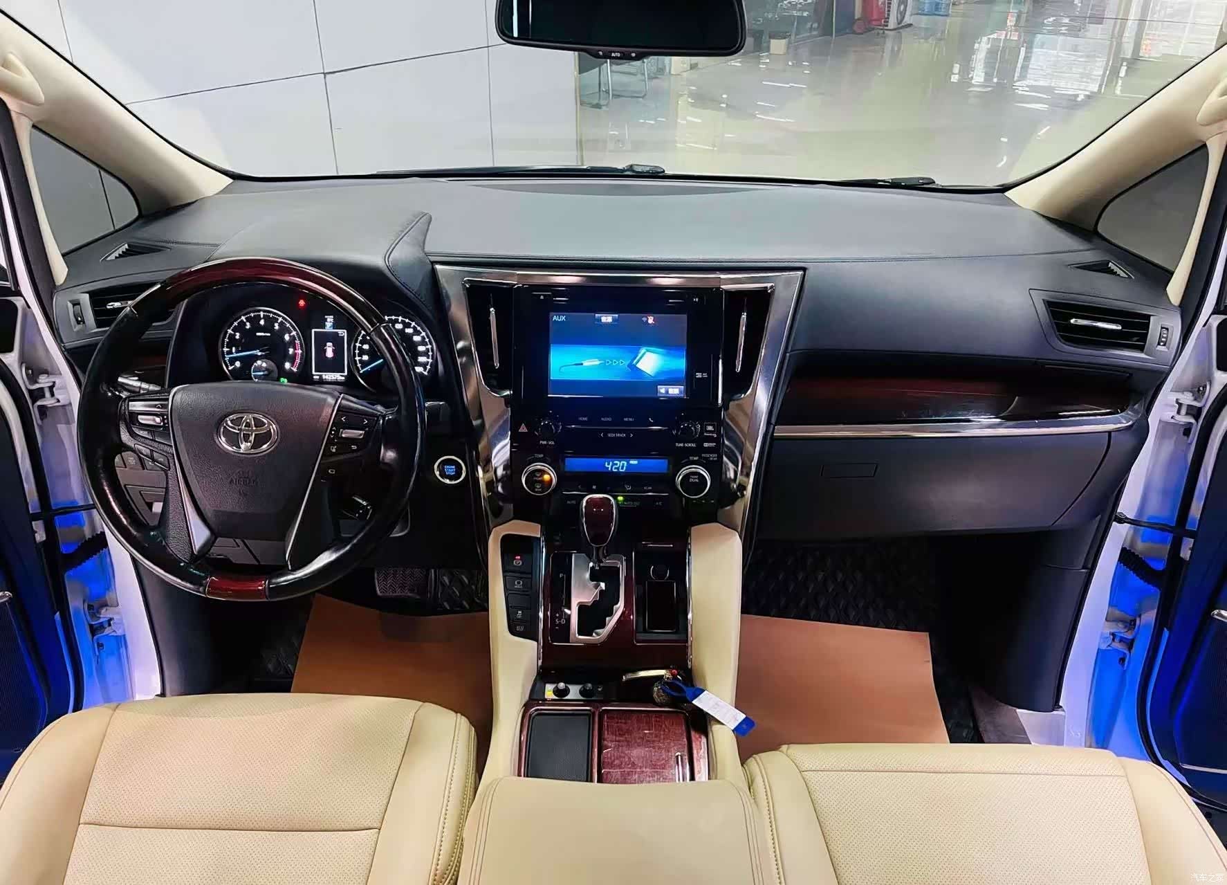 Toyota Alphard, 2016 10