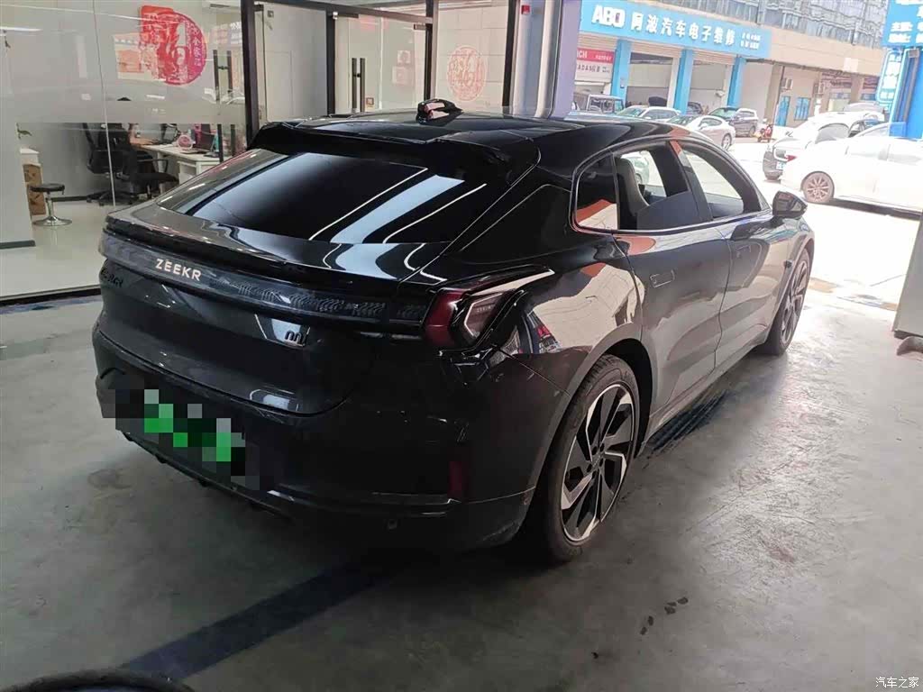 Zeekr 001, 2022 3