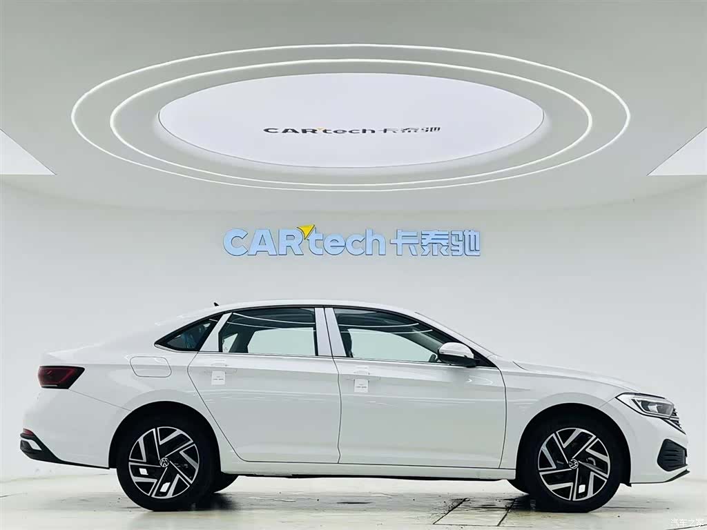 Volkswagen Sagitar, 2026 4