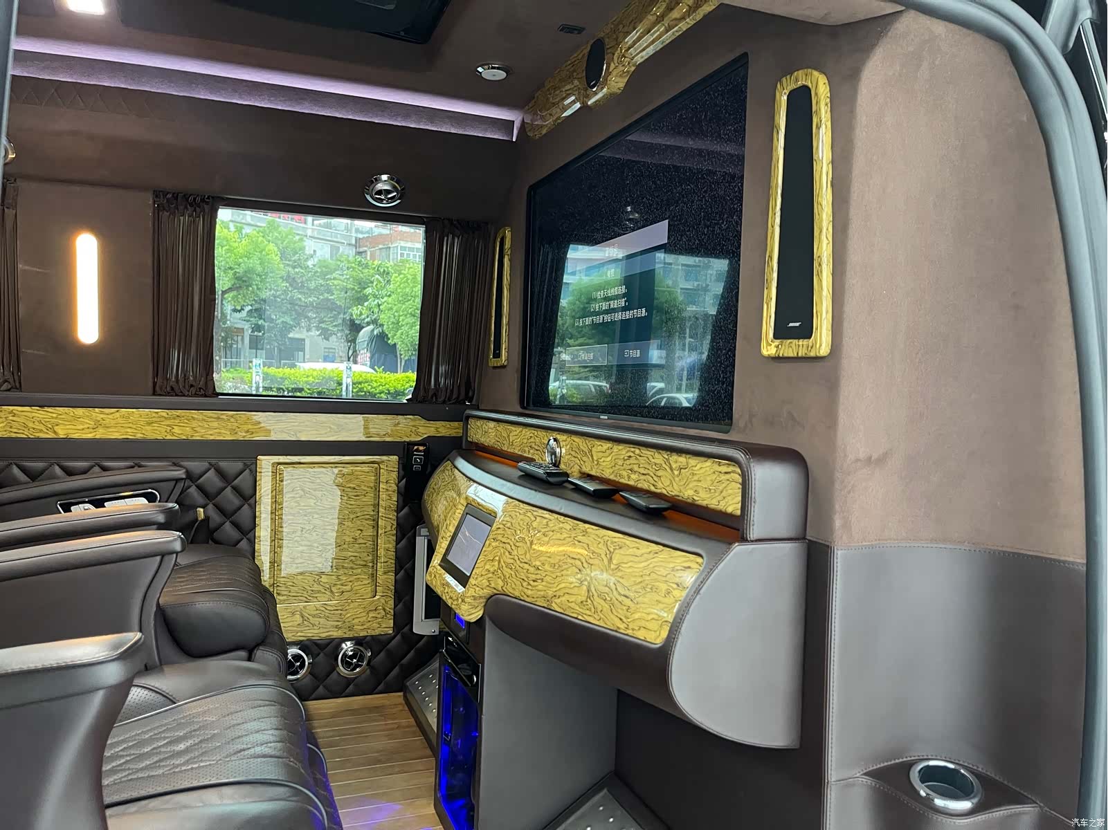 Mercedes-Benz 7, 2019 39