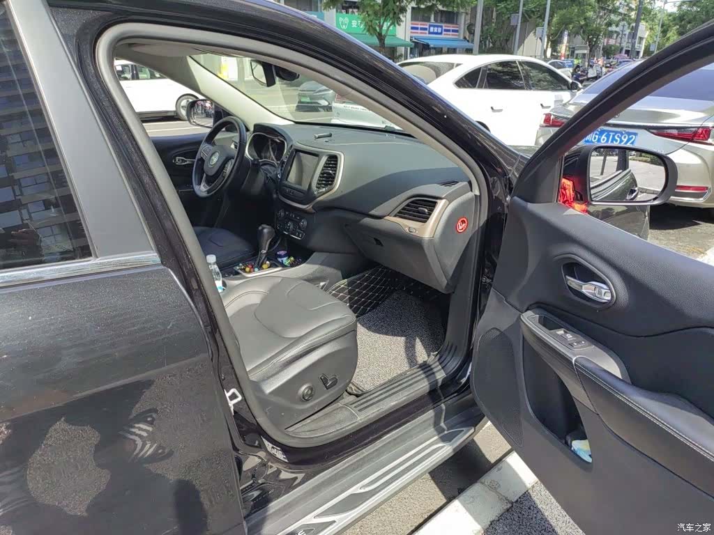 Jeep Cherokee, 2016 21