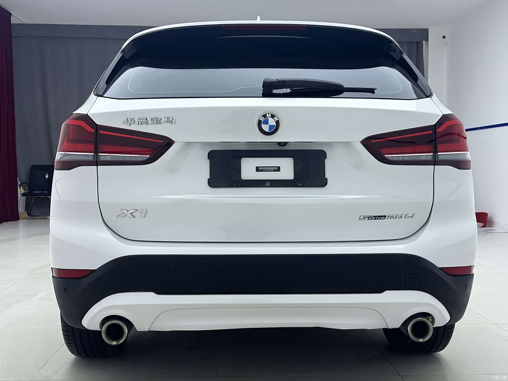 BMW X1, 2021 все фото