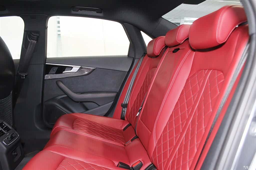 Audi S4, 2024 9
