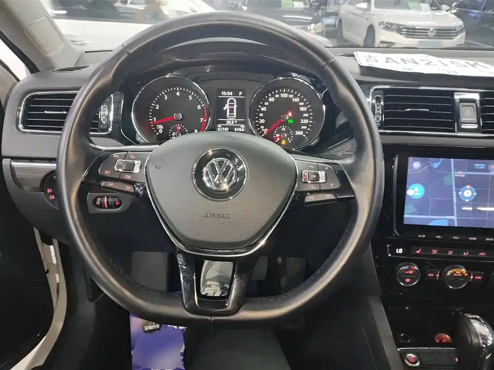 Volkswagen Sagitar