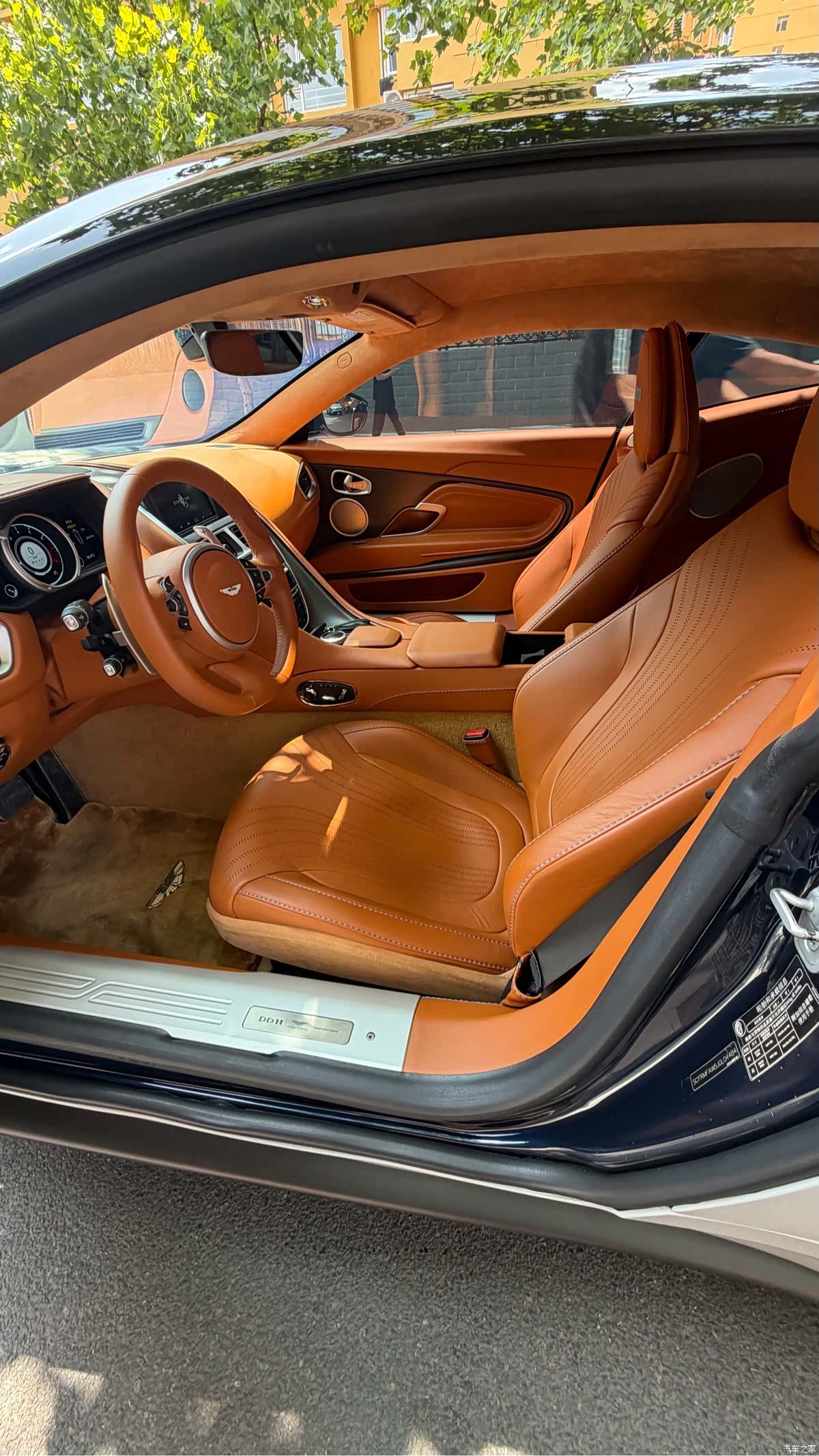 Aston Martin DB11, 2019 11