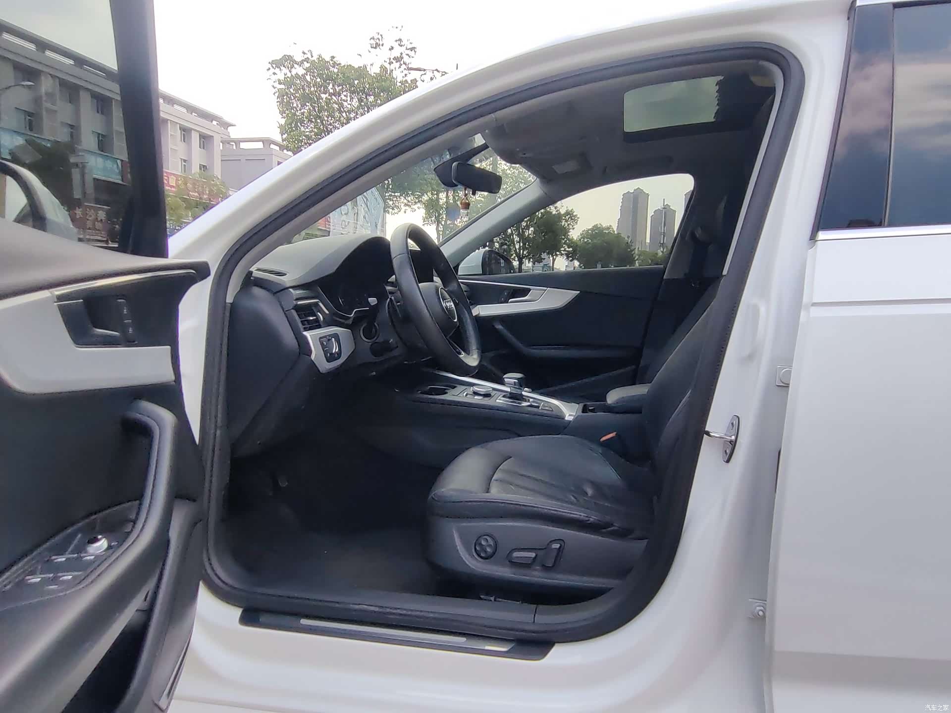 Audi A4L, 2017 все фото