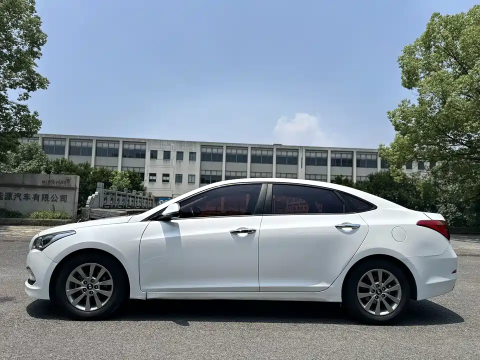 Hyundai Name picture