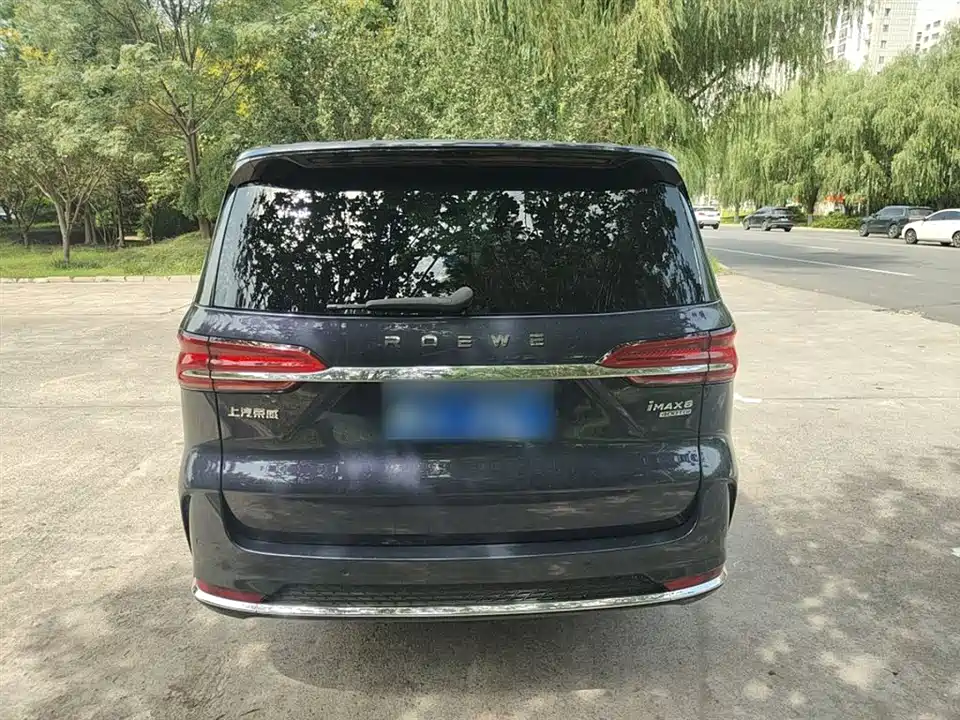 Roewe iMAX8