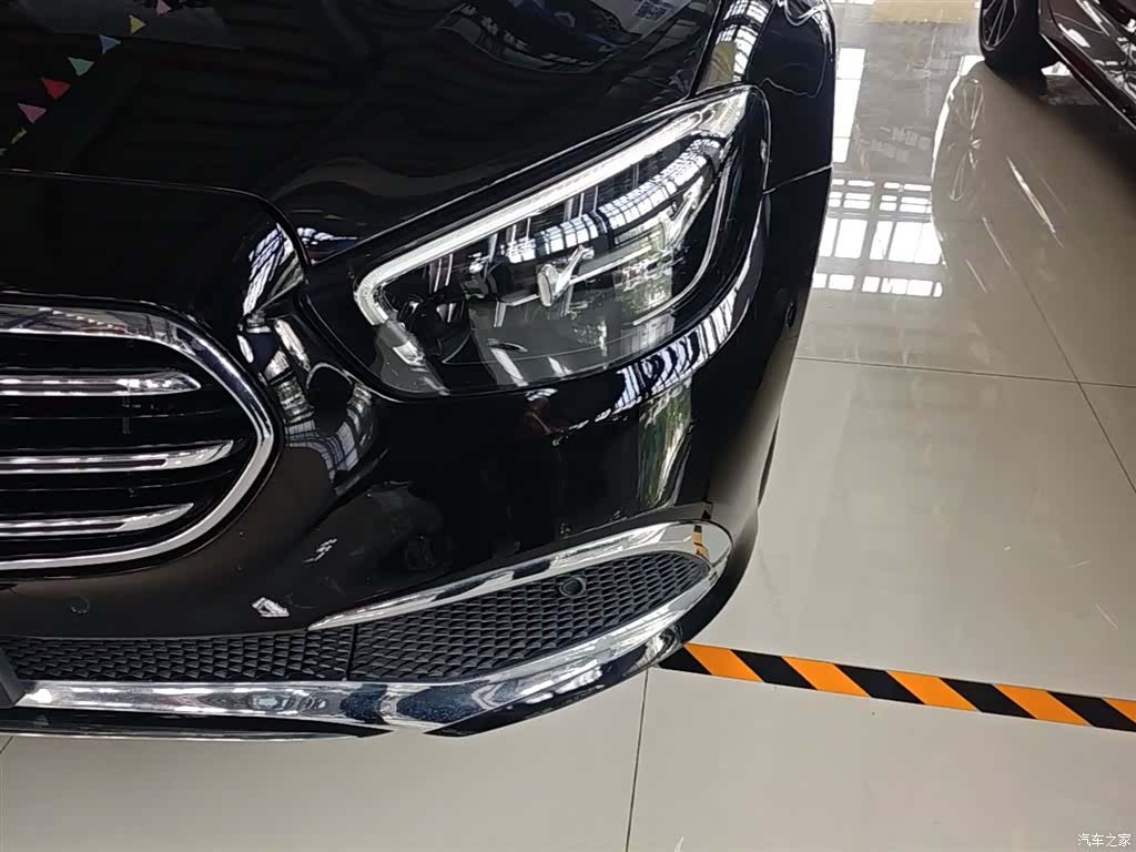 Mercedes-Benz E-Class, 2022 24