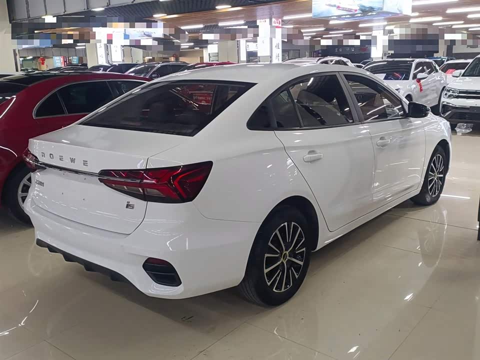 Roewe i5