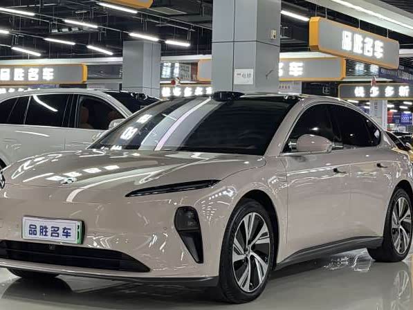 NIO ET5
