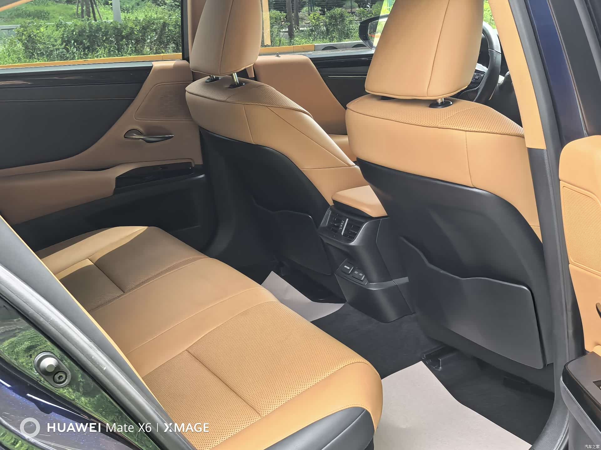 Lexus ES, 2021 15