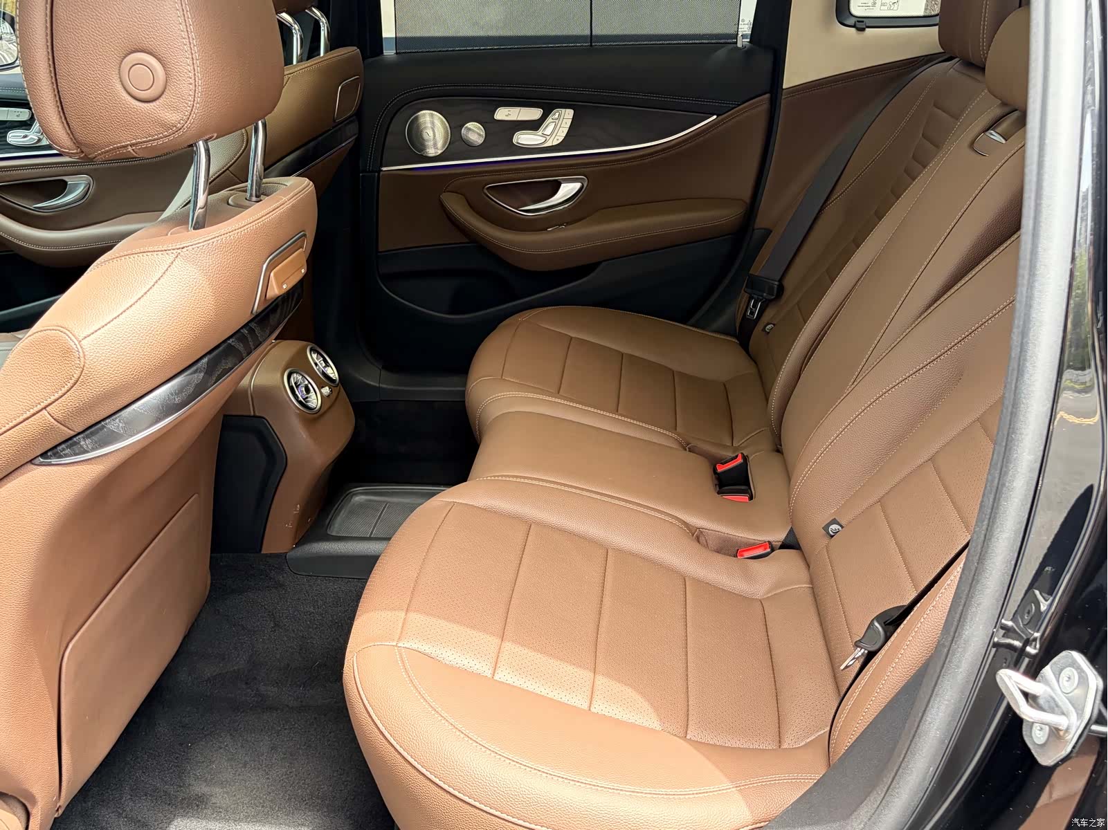 Mercedes-Benz E-Class, 2019 14