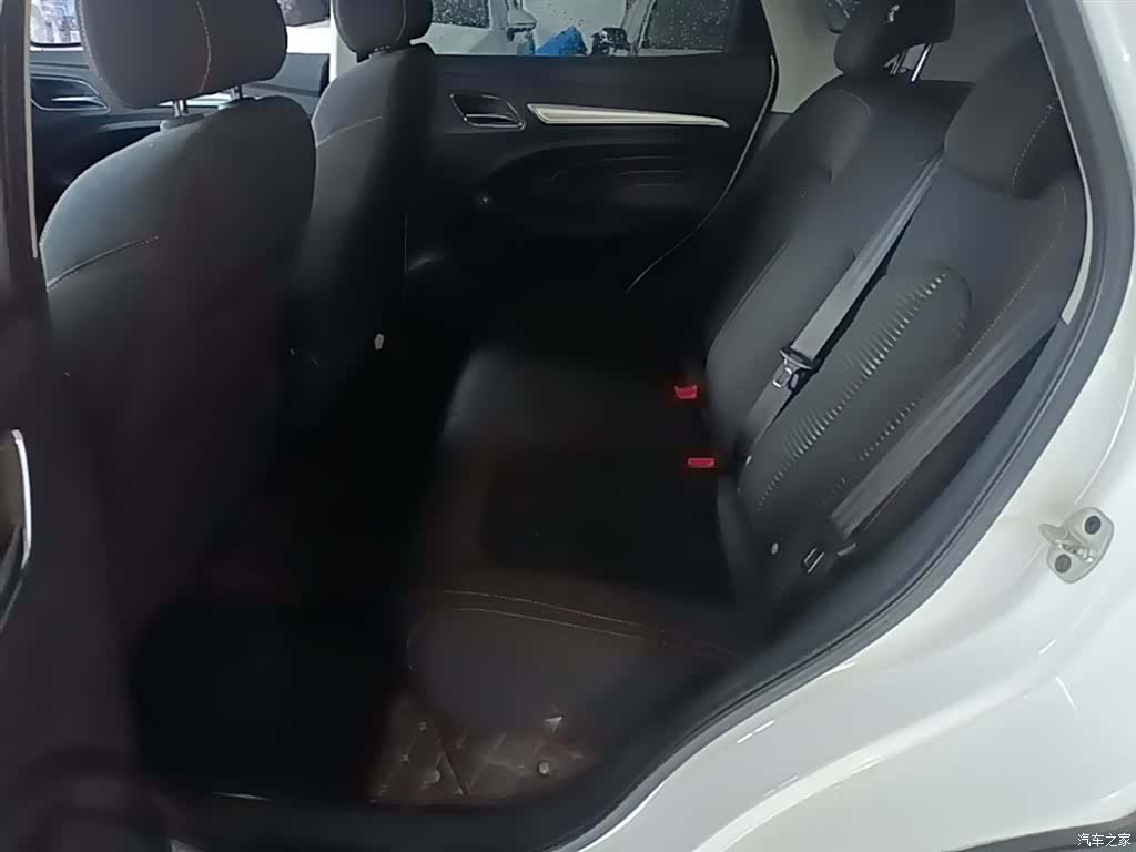 Roewe RX3, 2023 17