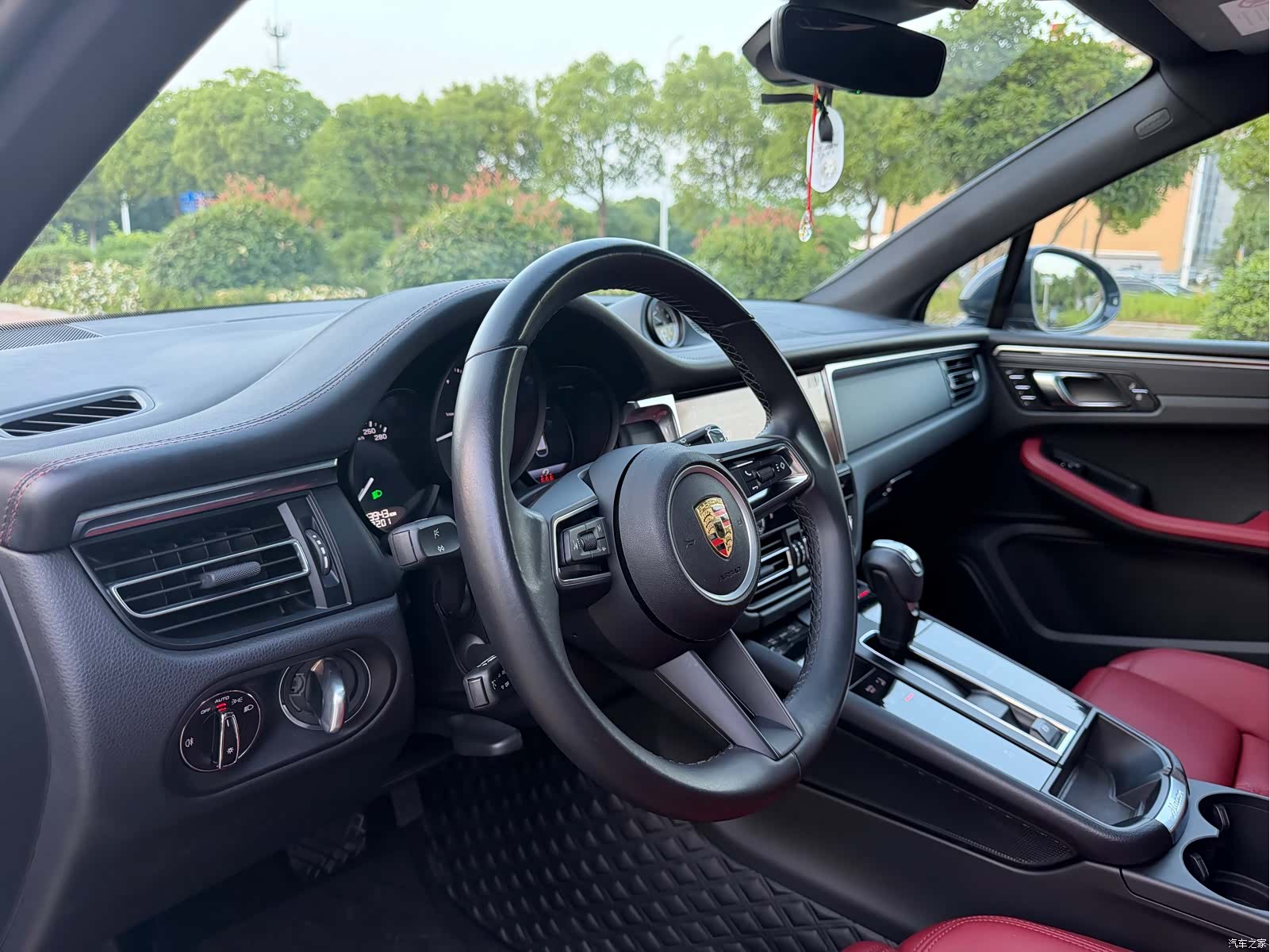 Porsche Macan, 2023 8