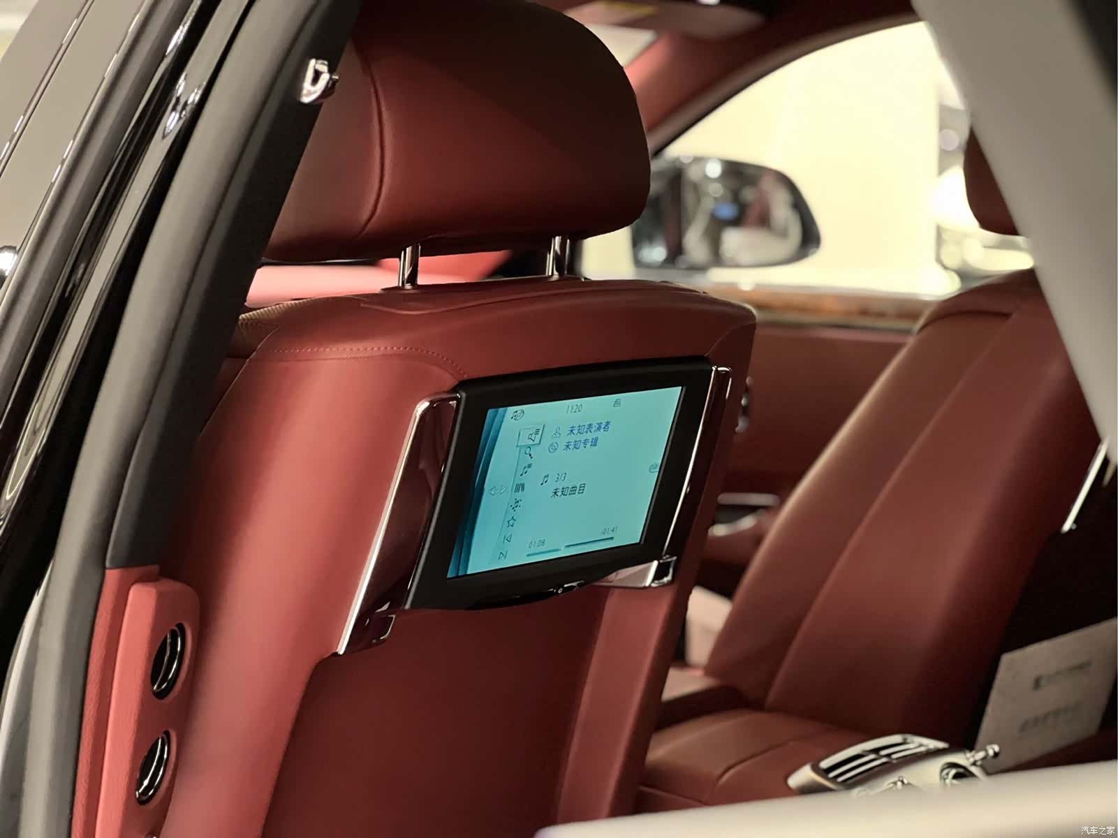 Rolls-Royce Ghost, 2018 8