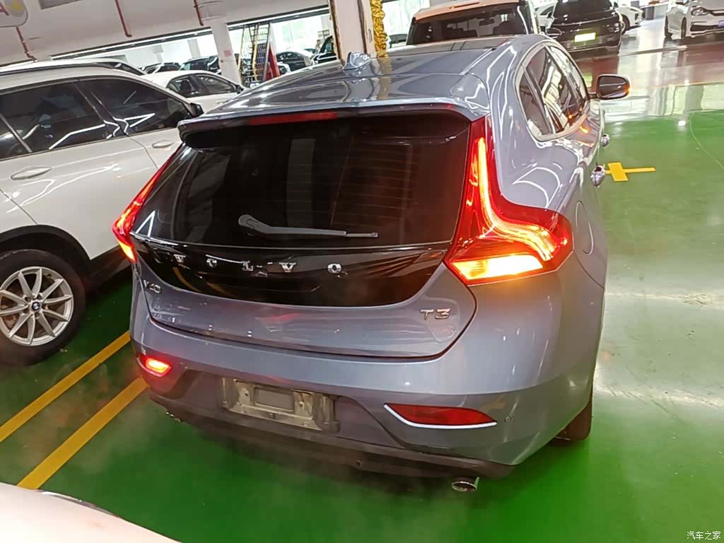 Volvo V40, 2019 6