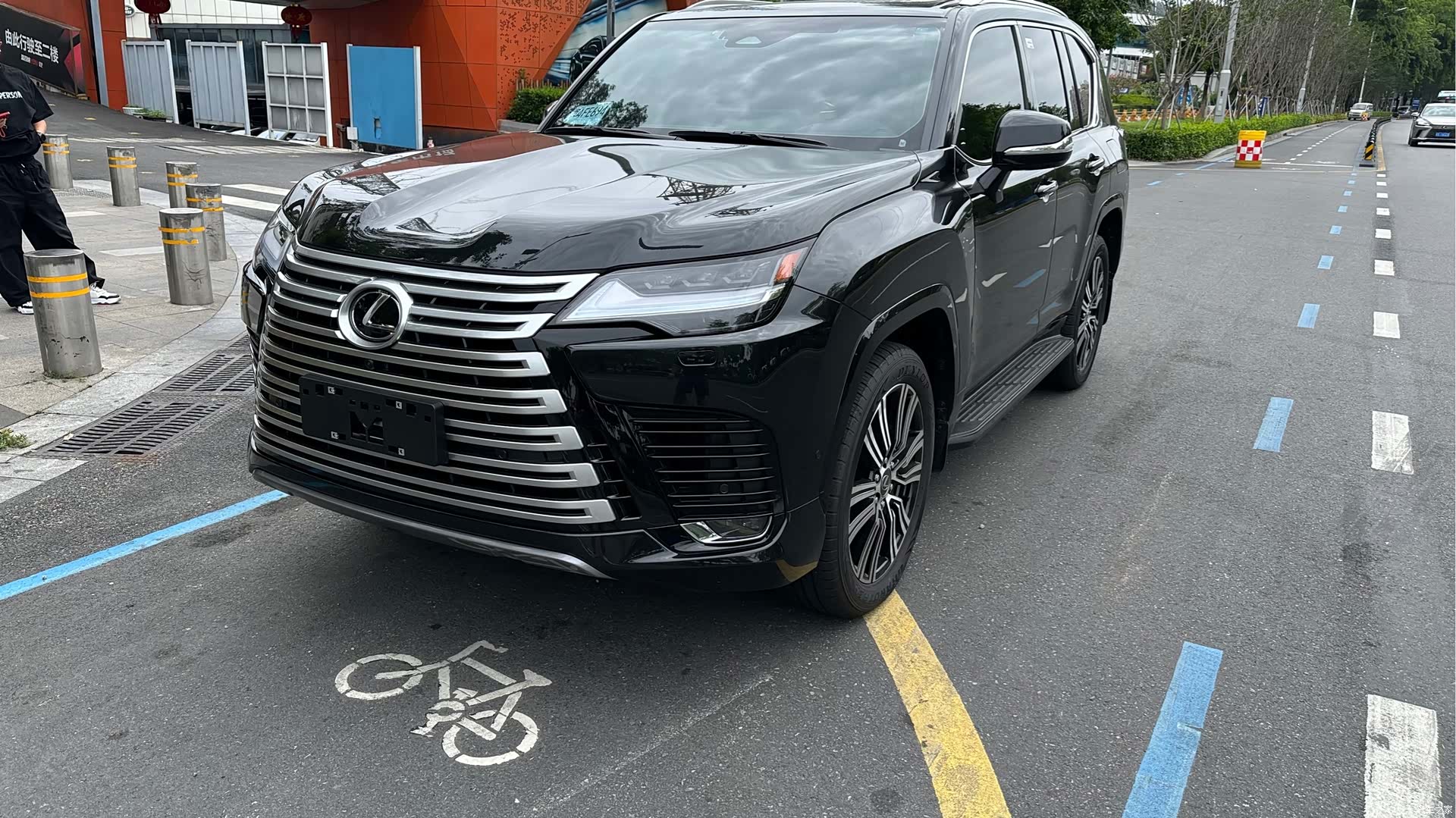 Lexus LX, 2026 1