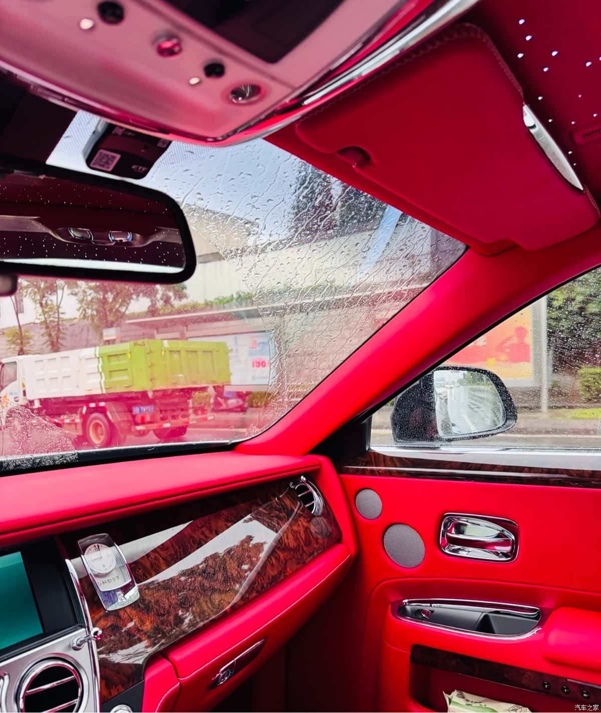 Rolls-Royce Ghost, 2014 3
