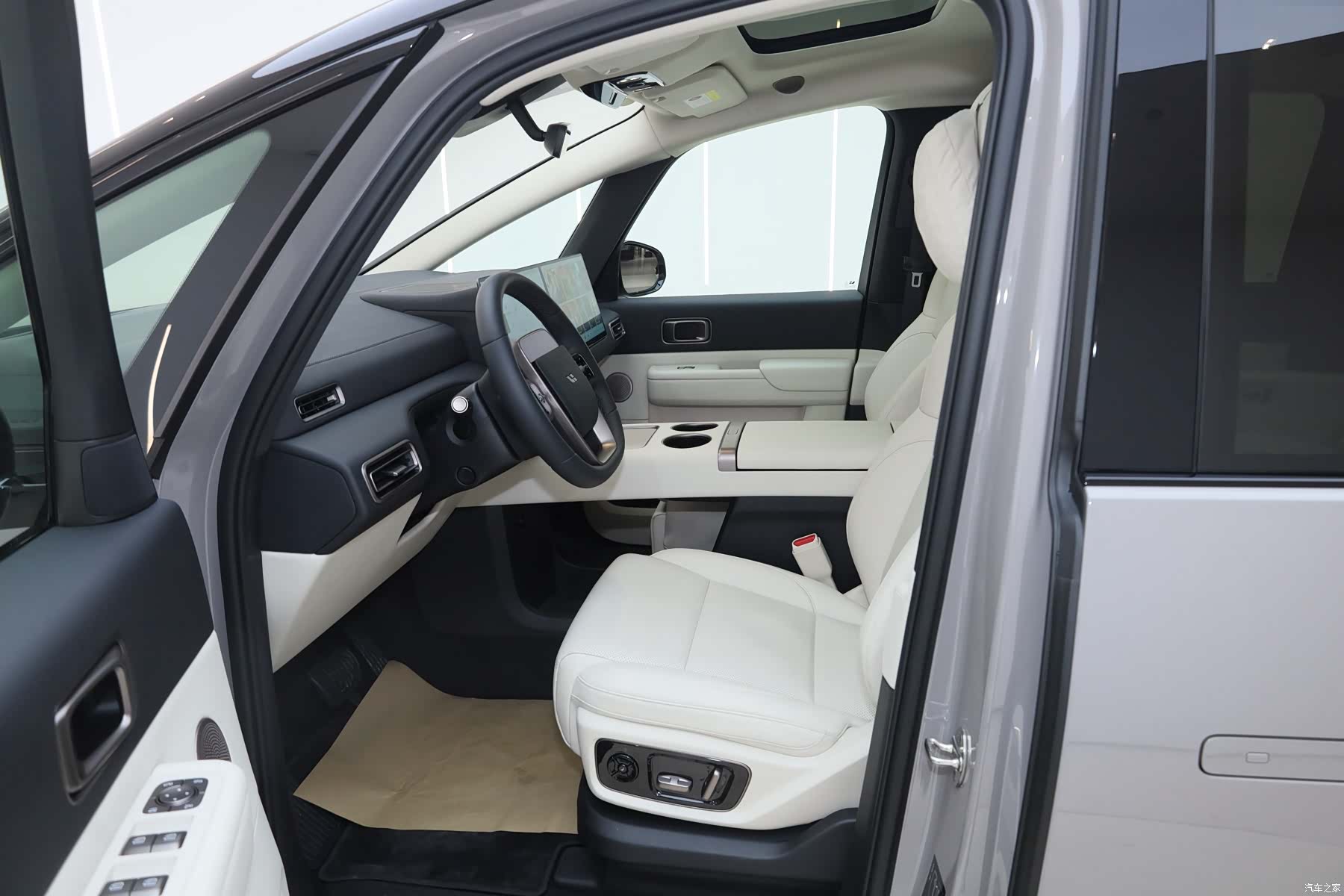 Li Auto MEGA, 2025 17