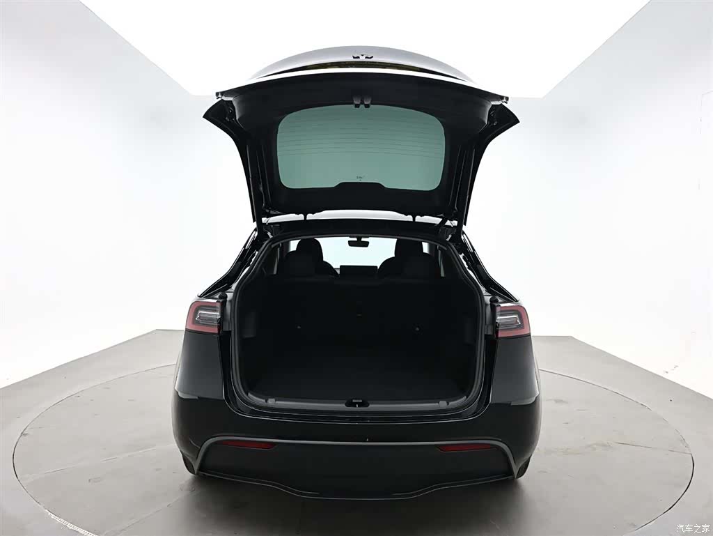 Tesla Model Y, 2022 10