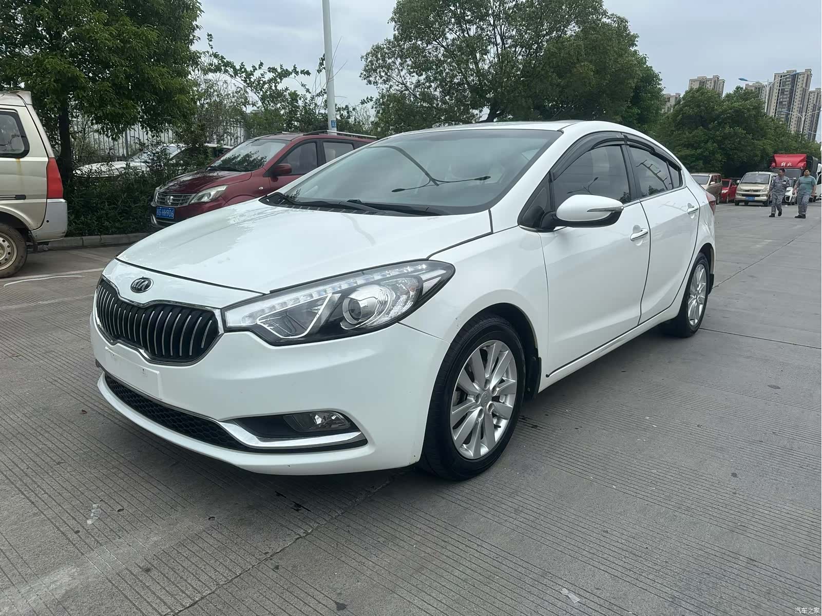 Kia K3, 2013 1