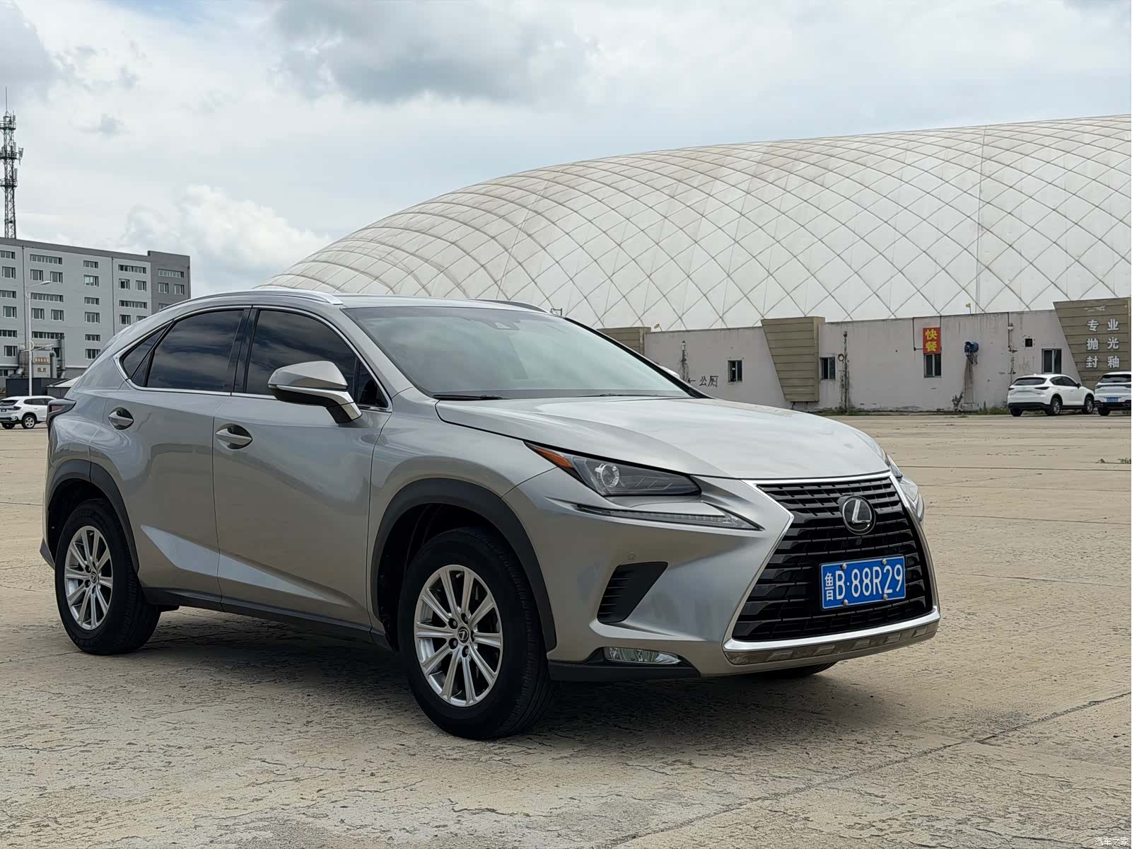 Lexus NX, 2019 3