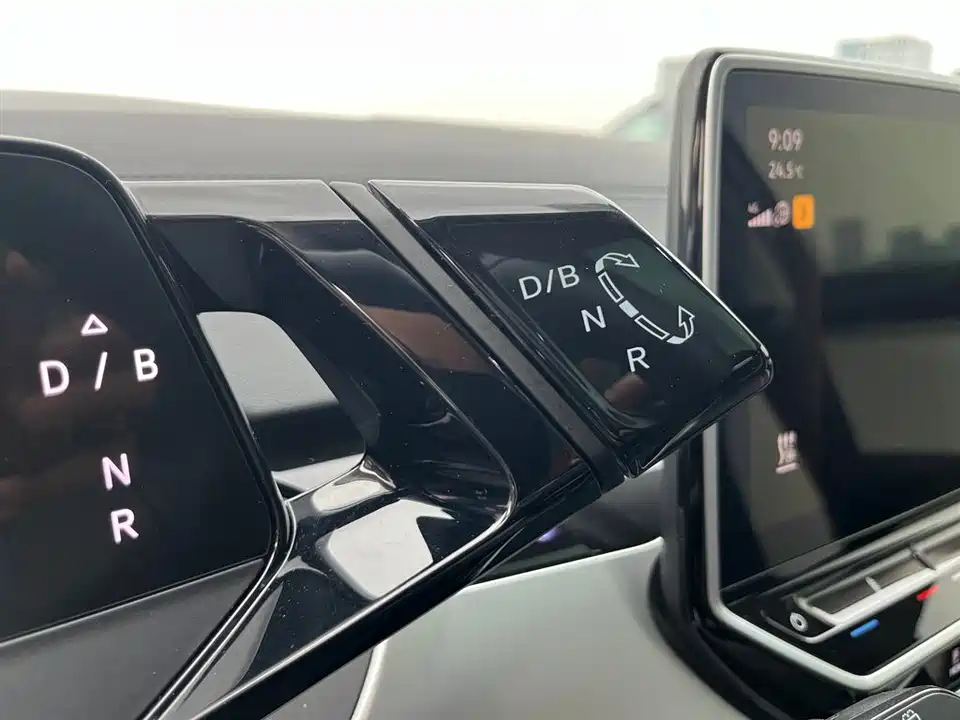 Volkswagen ID.6 CROZZ