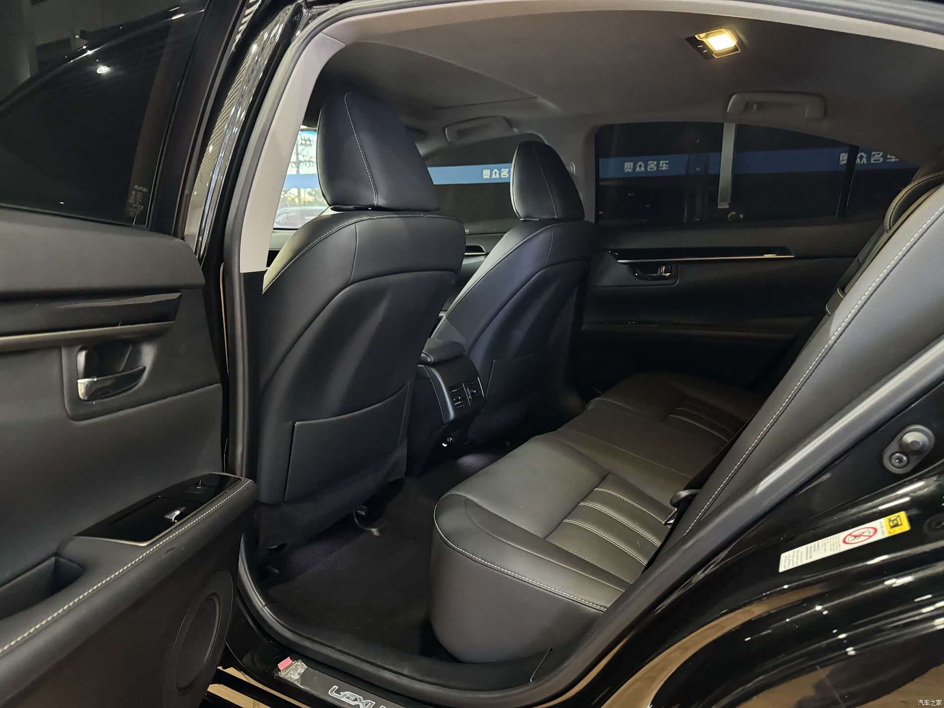 Lexus ES, 2018 7