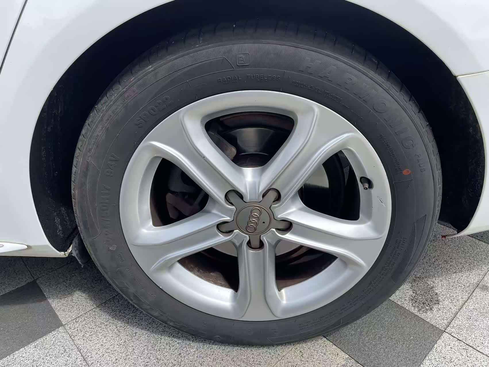 Audi A4L, 2016 25