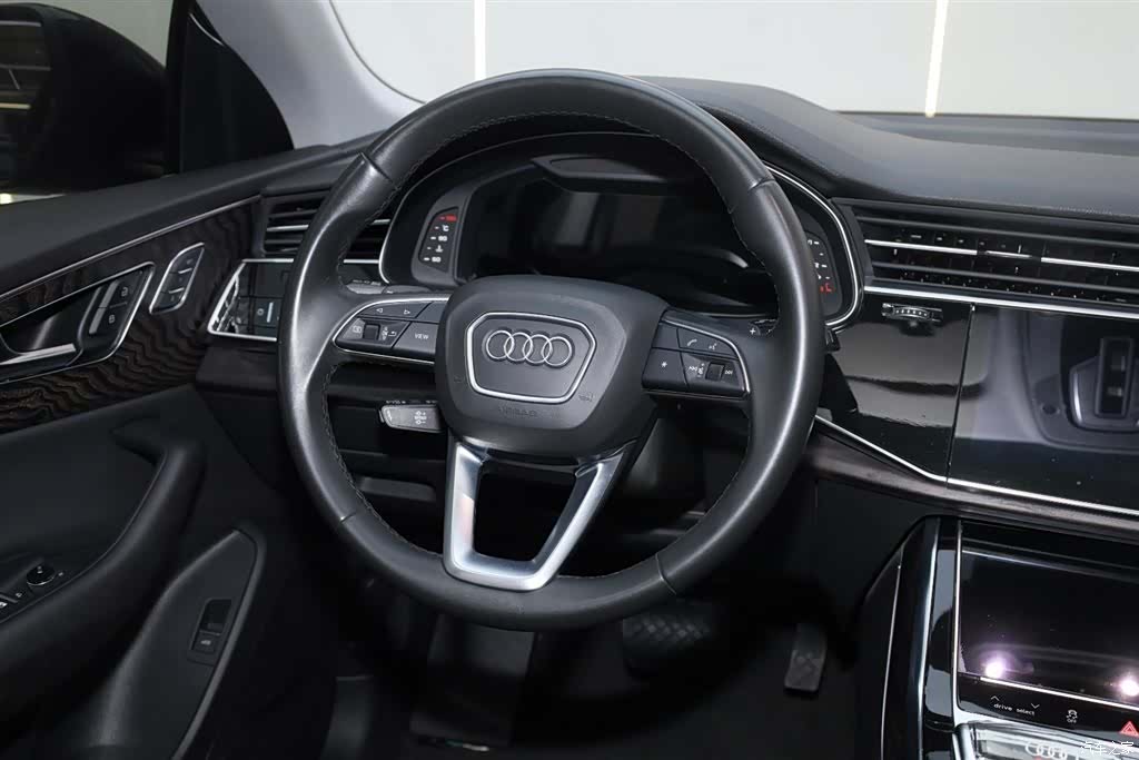 Audi Q8, 2022 27