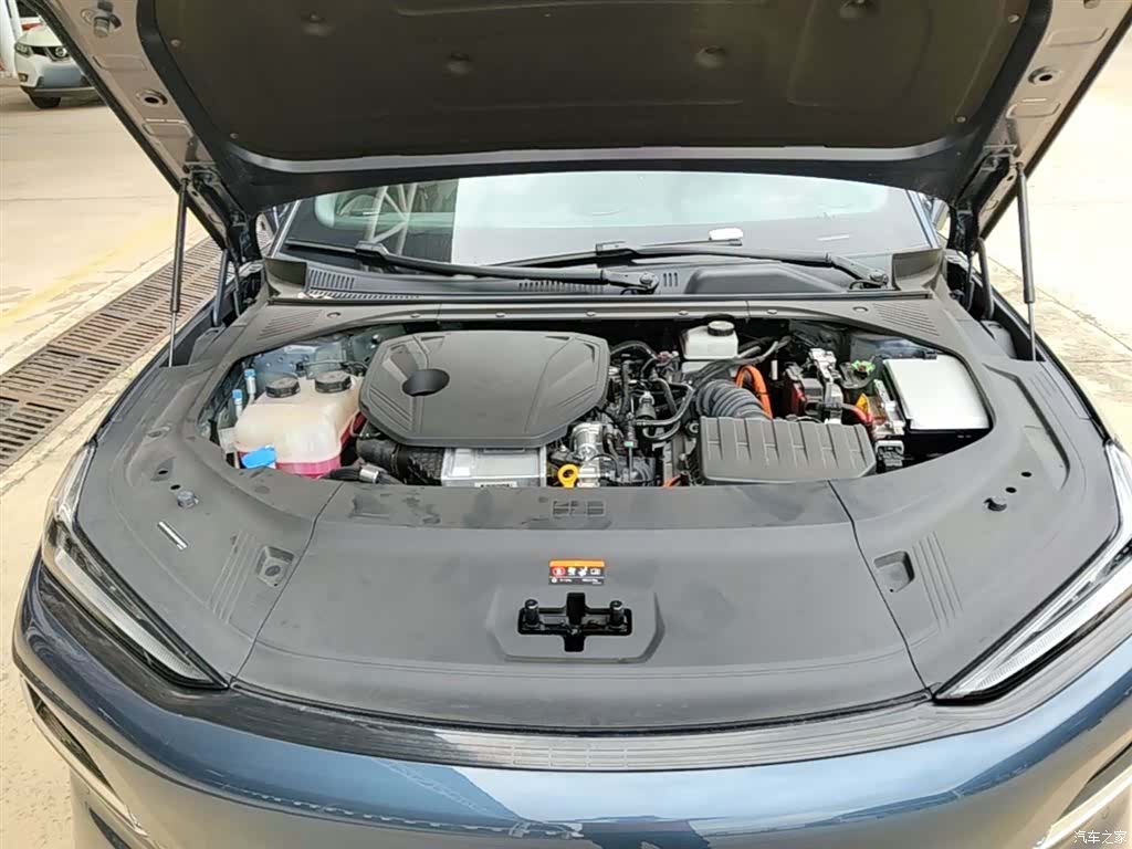 Geely 8, 2025 20
