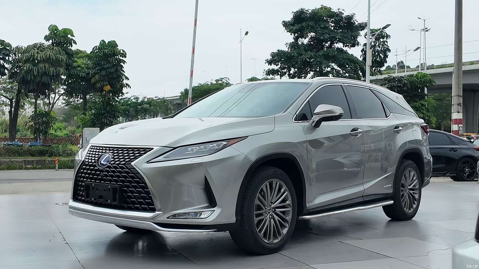Lexus RX, 2021 1