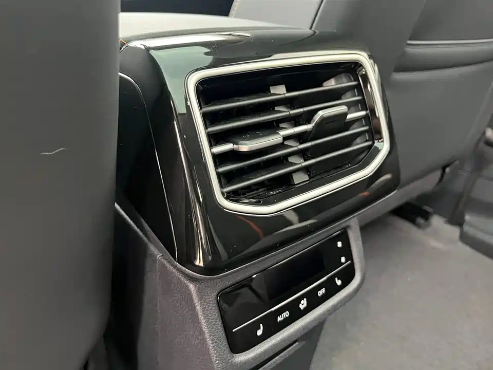 Volkswagen ID.6 CROZZ