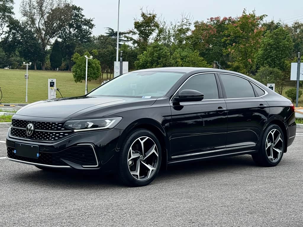 Volkswagen Passat 2024 380TSI Elite