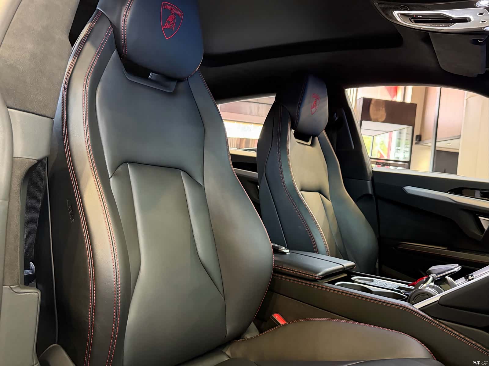 Lamborghini Urus, 2019 19