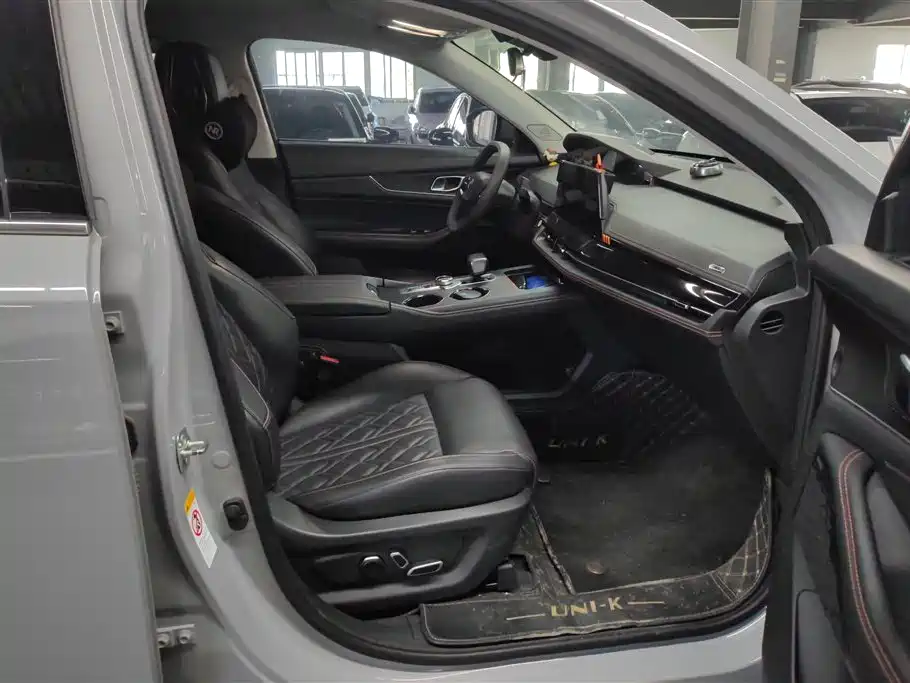 Changan UNI-K Smart iDD