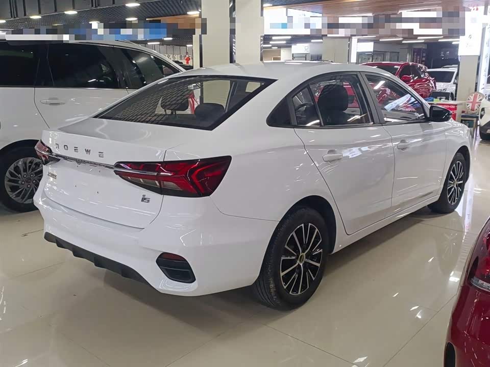 Roewe i5