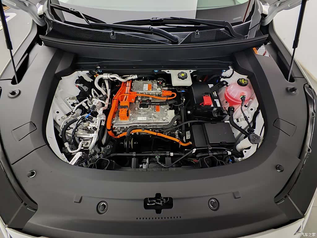 Buick E5, 2025 6