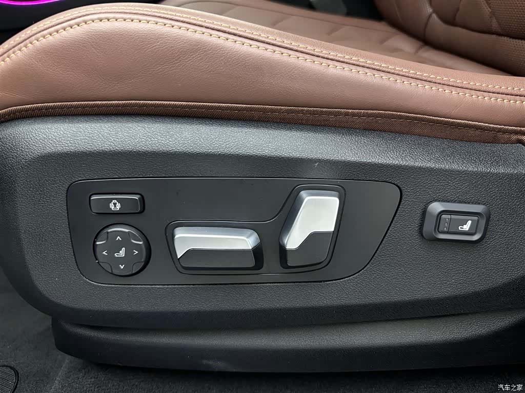 BMW X6, 2025 28