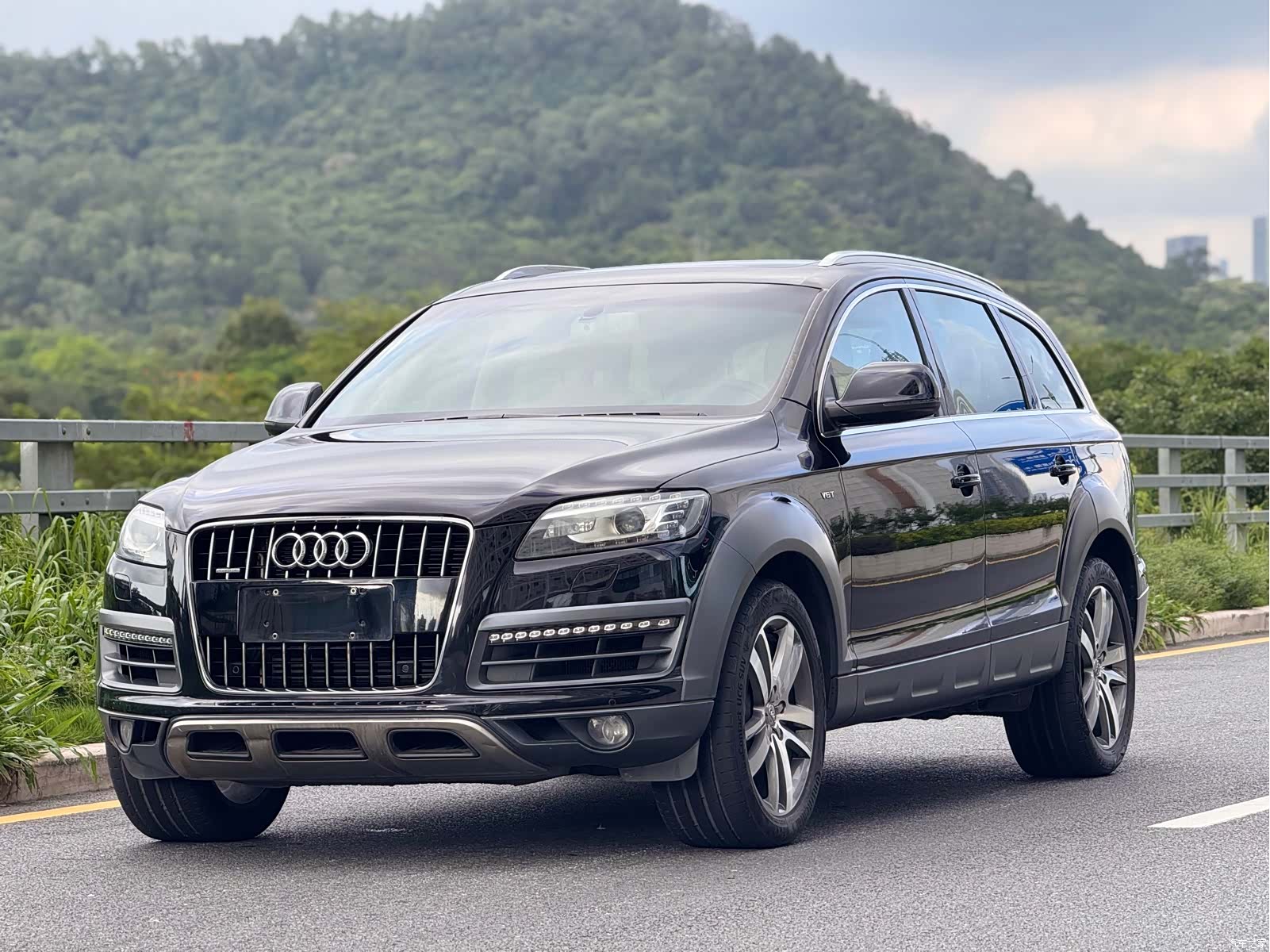 Audi Q7, 2015 1