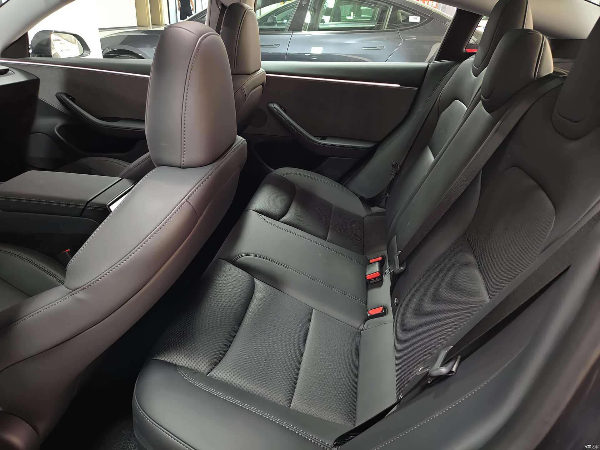 Tesla Model 3, 2026 9