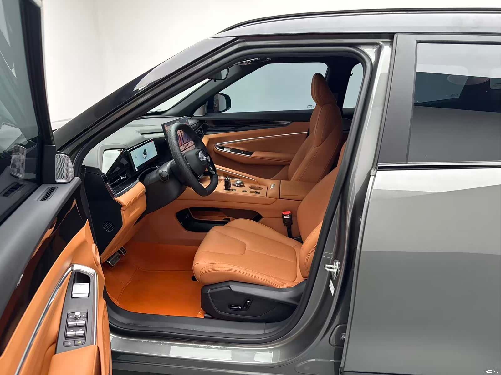 Geely Boyue, 2026 все фото