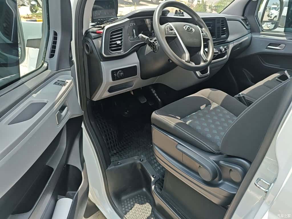 Maxus V80, 2025 16